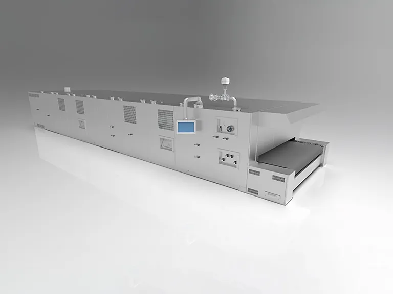 3D-CAD-Modell eines industriellen Tunnelofens mit Förderband und Steuerungspanel